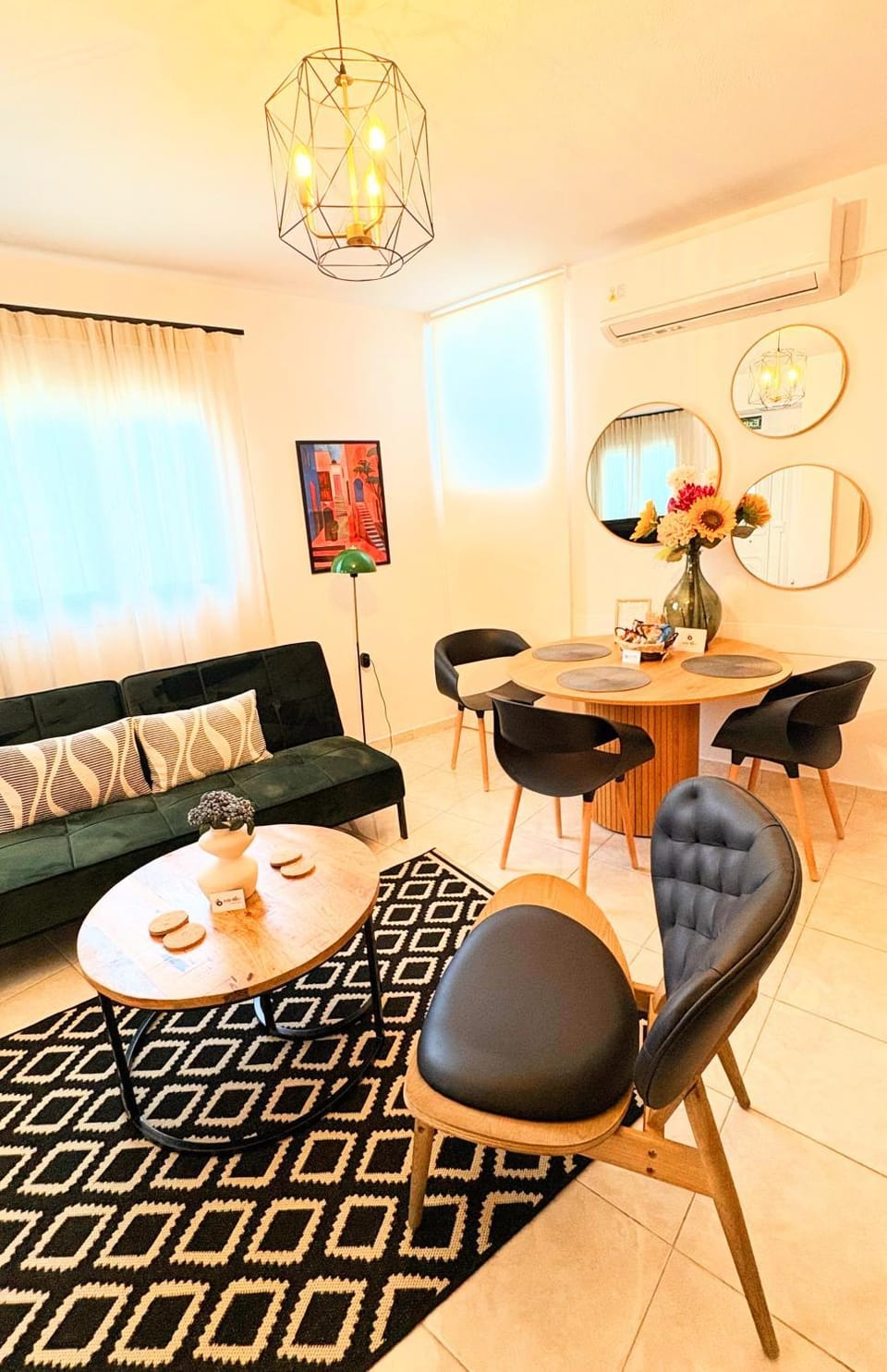 Seating area, Dining area