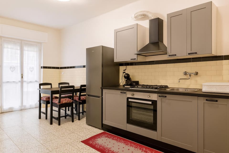 Kitchen or kitchenette, kitchen