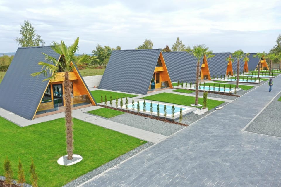 Property building, Day, Garden, Garden view