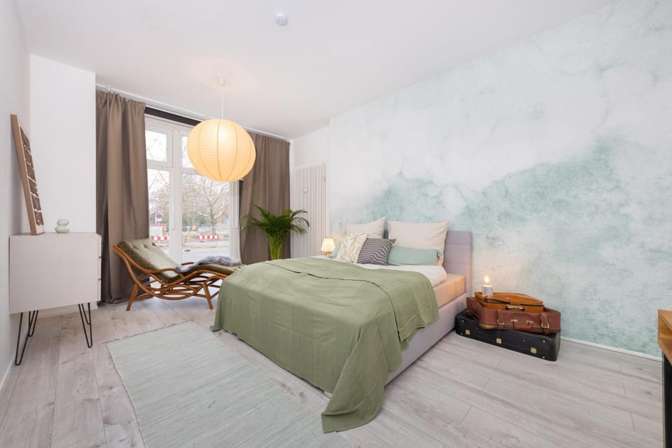 Bed, Photo of the whole room, Seating area, Bedroom