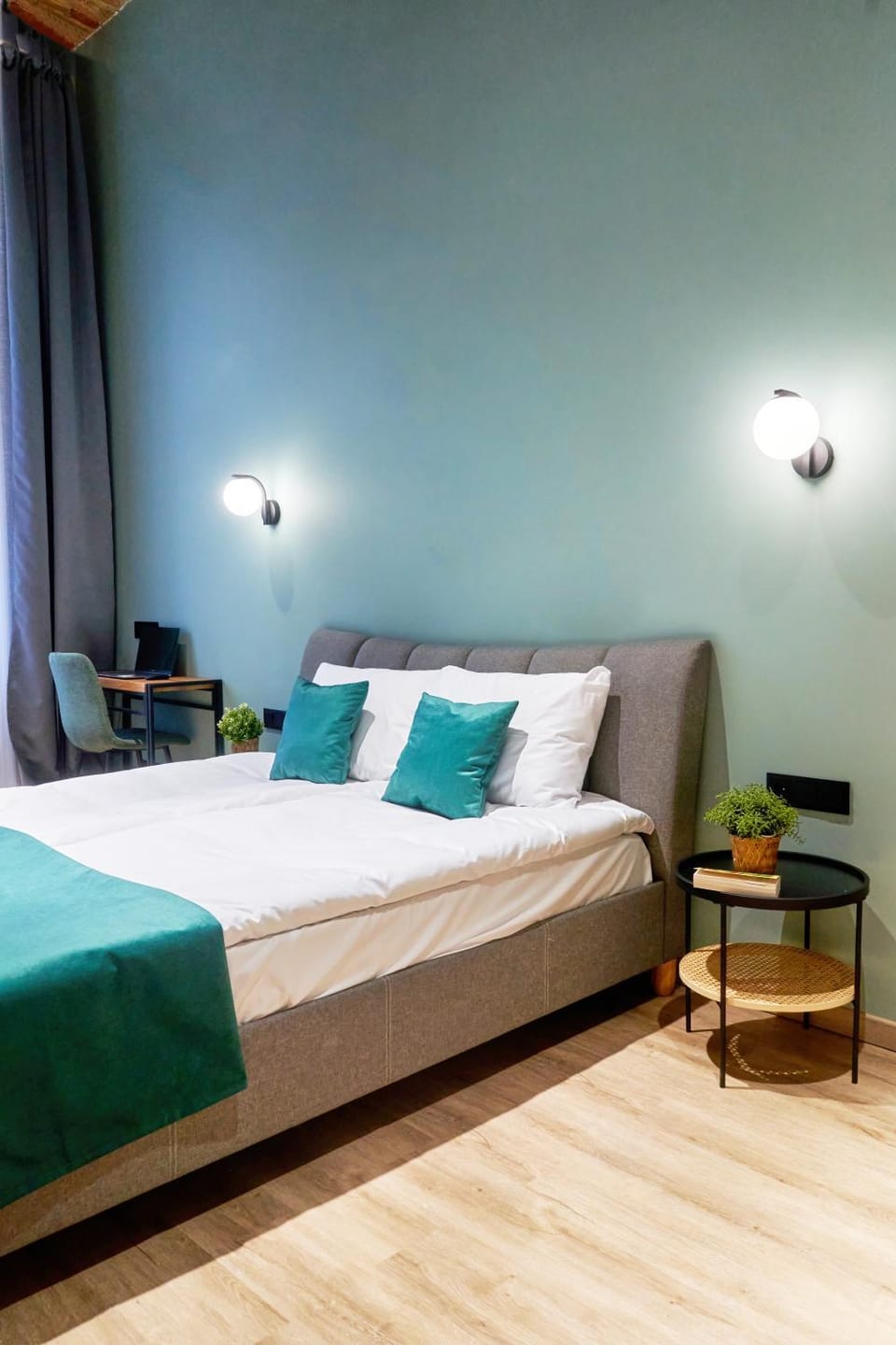 Bed, Photo of the whole room, Bedroom