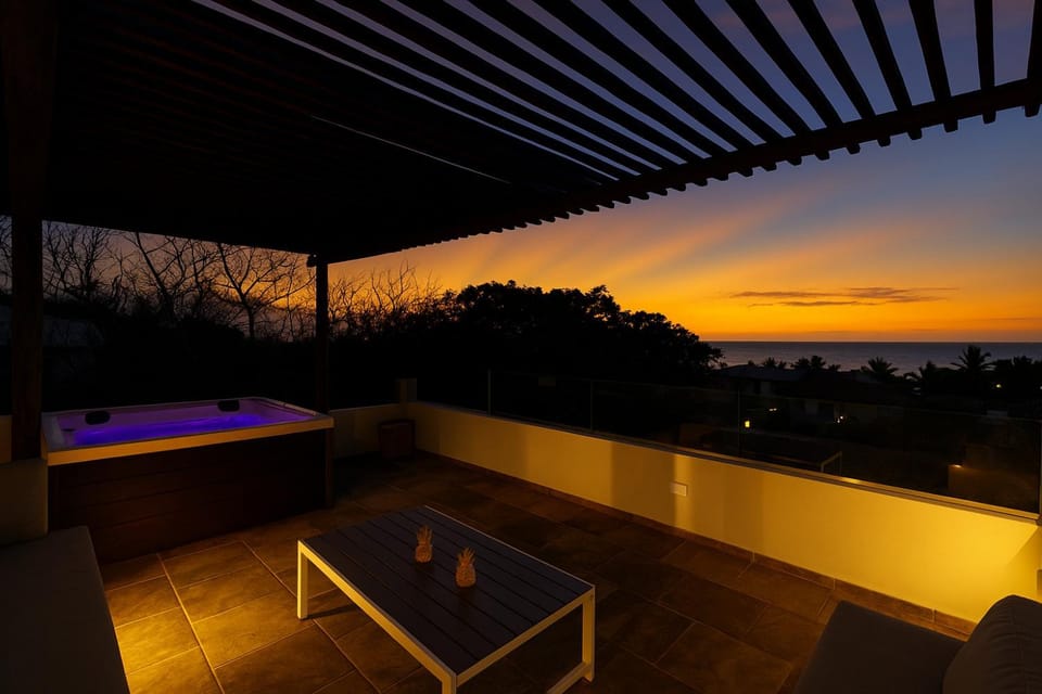 Night, Natural landscape, Hot Tub, View (from property/room), Spa and wellness centre/facilities, Sea view, Sunset