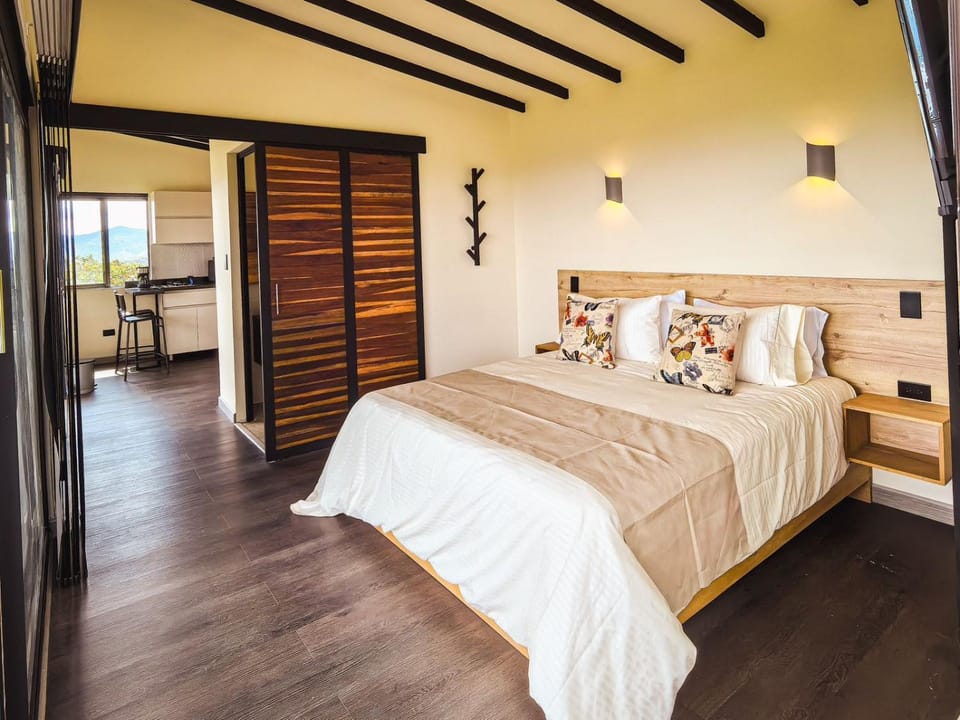 Bed, Photo of the whole room, Bedroom