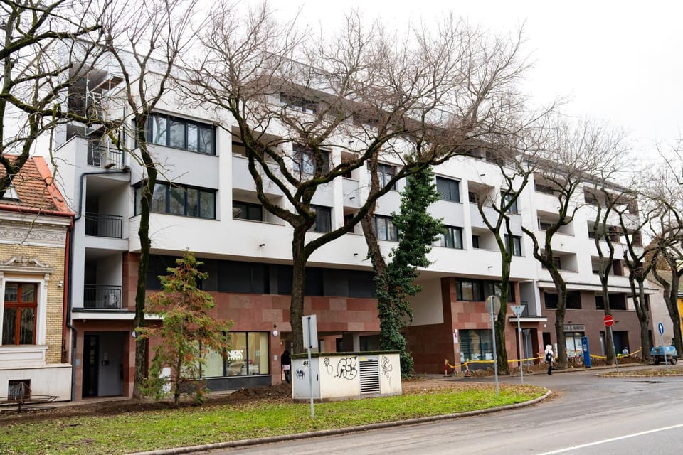Property building, Street view