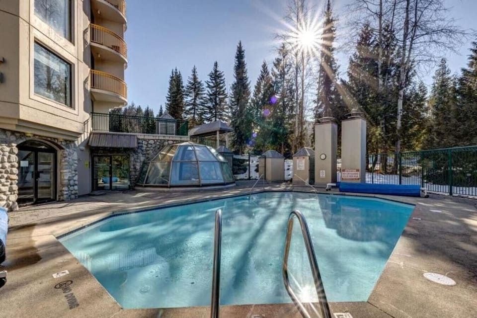 Hot Tub, Swimming pool