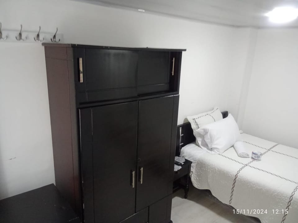 Habitación baño privado garaje moto, Manizales Vacation rental in Risaralda