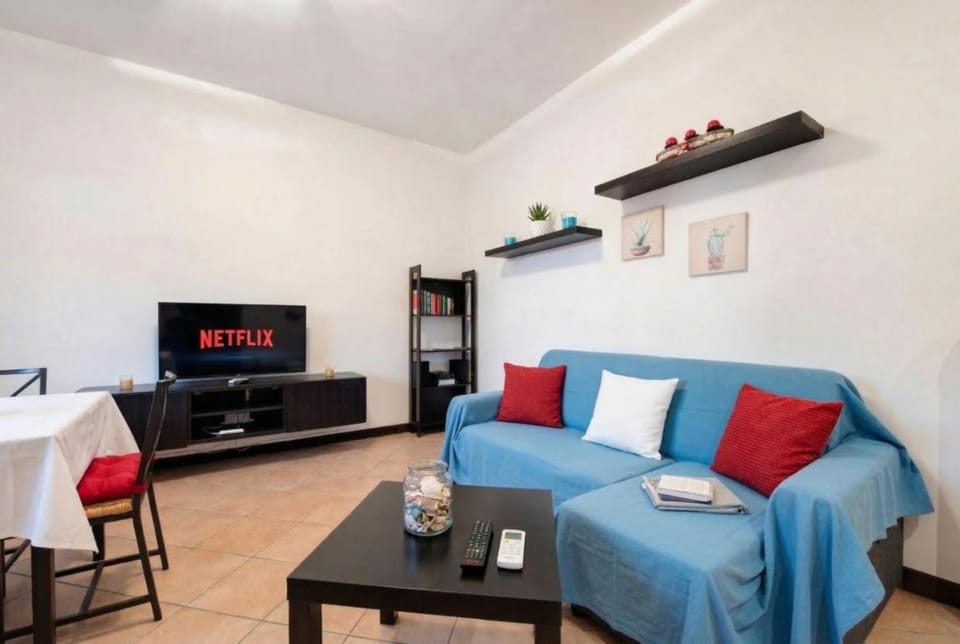 TV and multimedia, Kitchen or kitchenette, Living room, Dining area