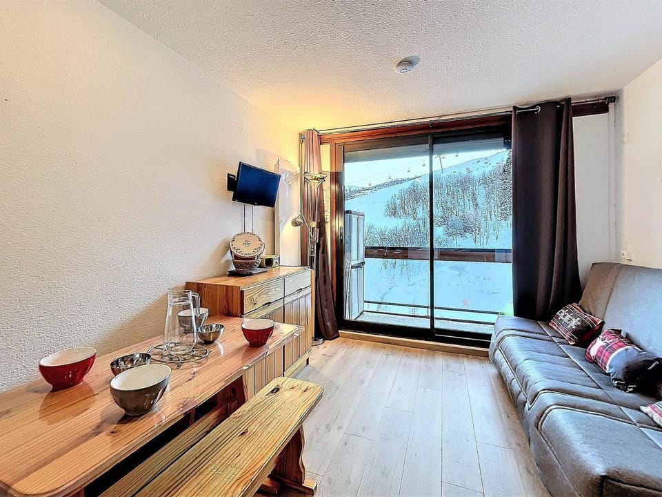 Studio lumineux 4 pers, skis aux pieds, balcon, WIFI - FR-1-267-304 Apartment in Villarembert