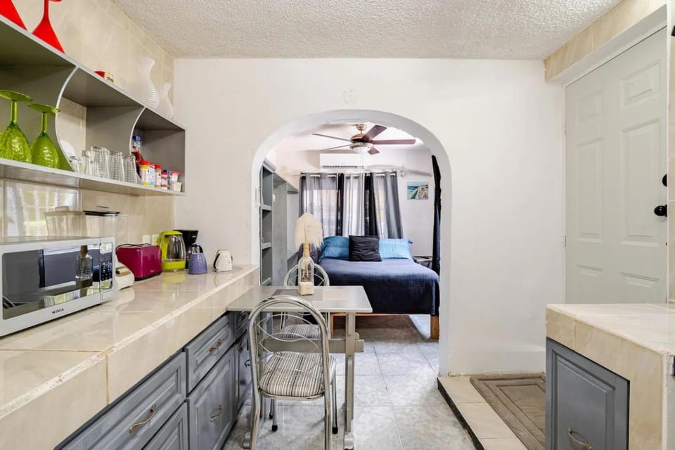 Bed, Living room, Photo of the whole room, Seating area, Dining area, minibar