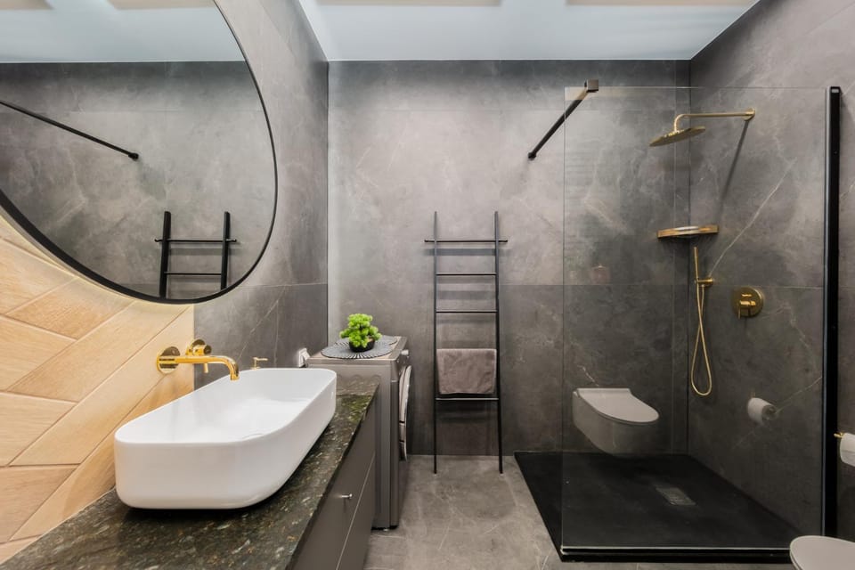 Shower, Toilet, Bathroom