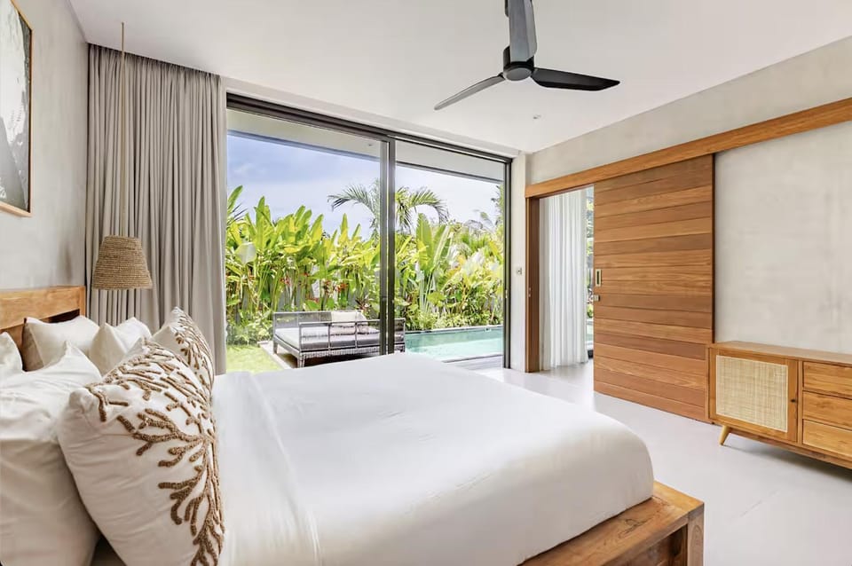 Bed, View (from property/room), Bedroom