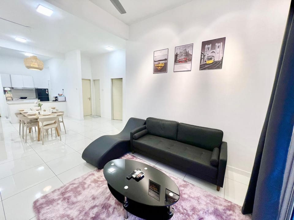 SF 1-12Pax Puchong Sky Pod 3Room IOI Mall 8 Bed LRT Apartment in Subang Jaya