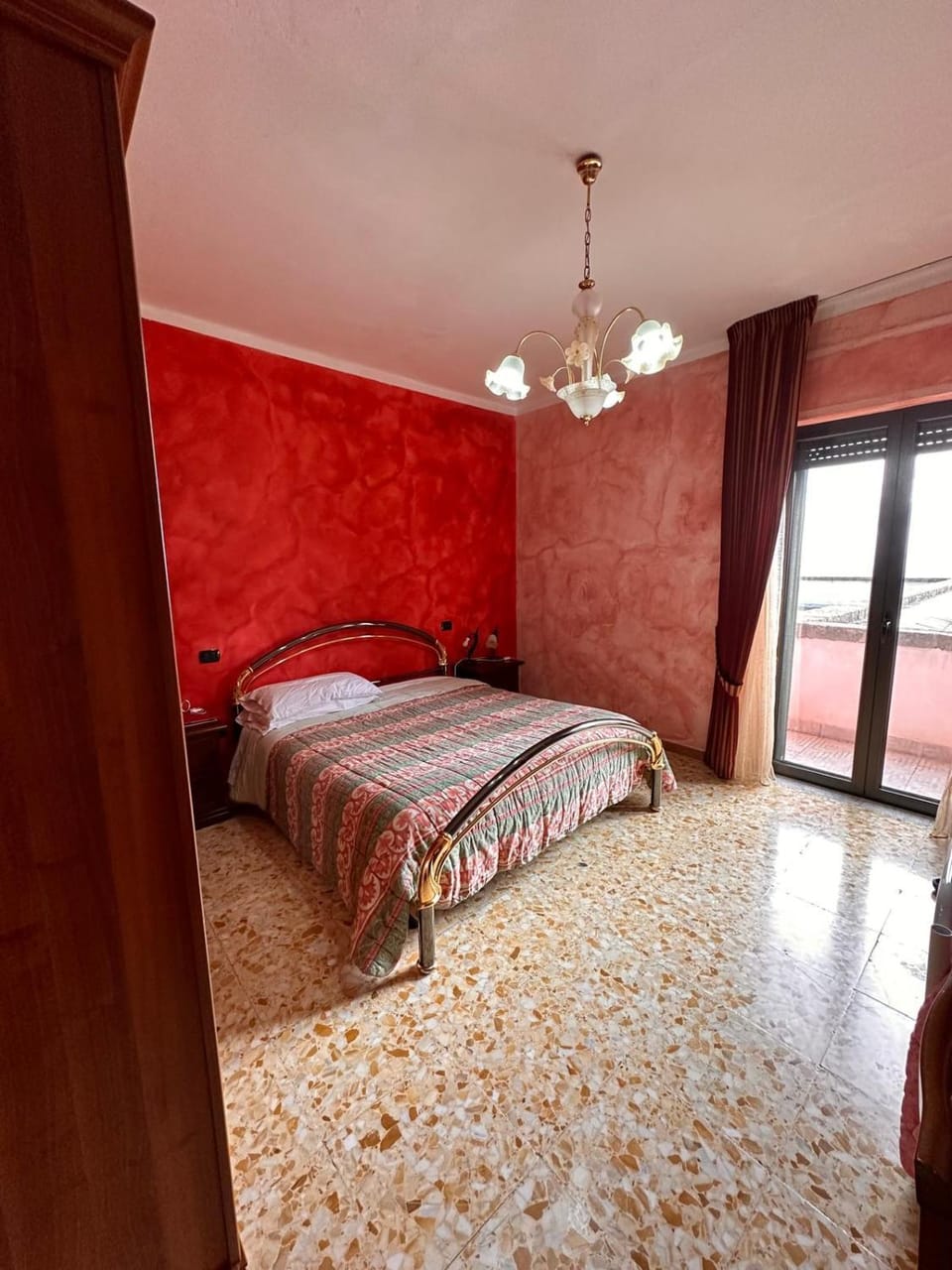 Bed, Balcony/Terrace, Photo of the whole room, Bedroom