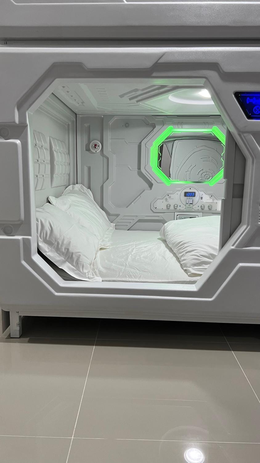 Kiwi Capsule Hotel Capsule hotel in Bangkok