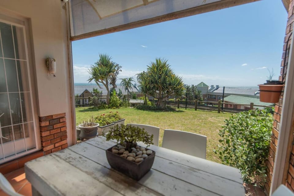 Dolphin Nook Getaway Apartment in Port Elizabeth