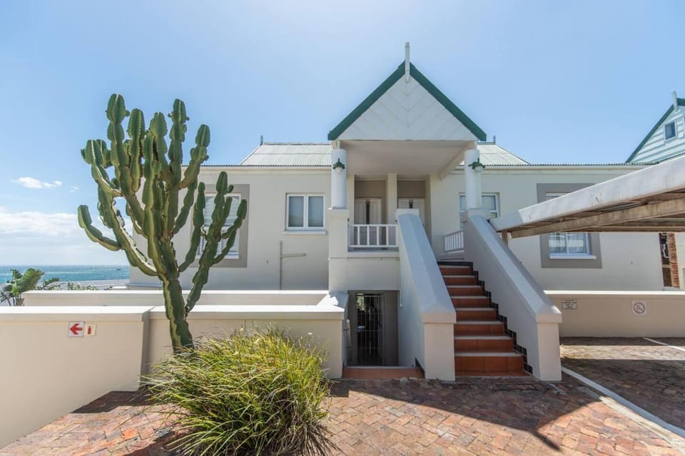 Dolphin Nook Getaway Apartment in Port Elizabeth