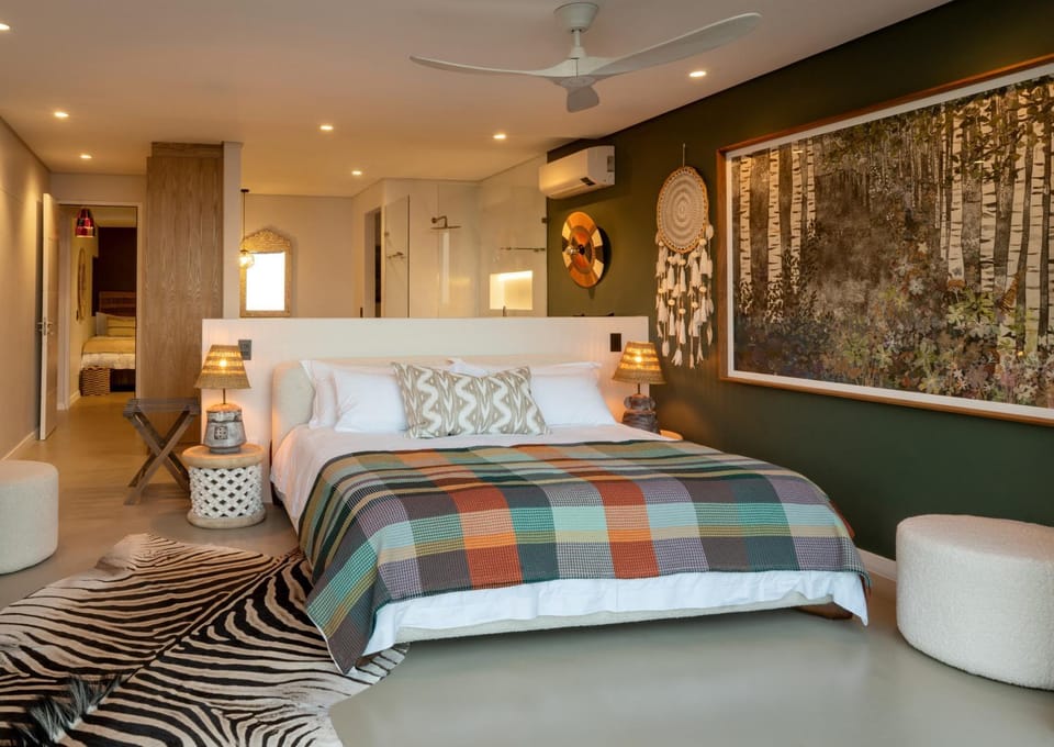 Bed, Photo of the whole room, Bedroom, air conditioner