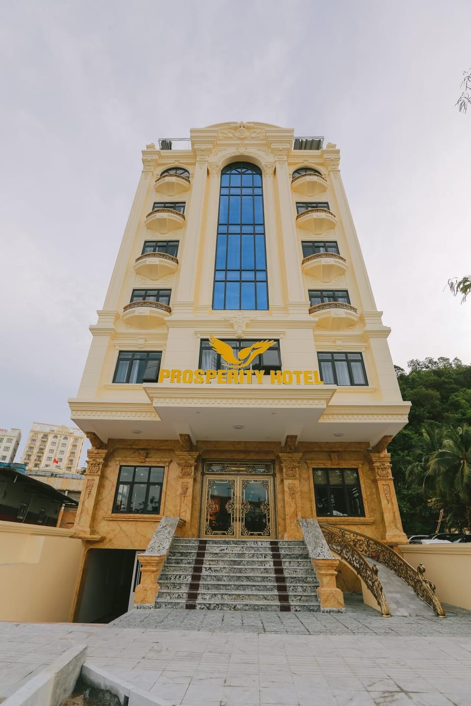 Prosperity Boutique Halong Hotel & Restaurent Apartment in Laos