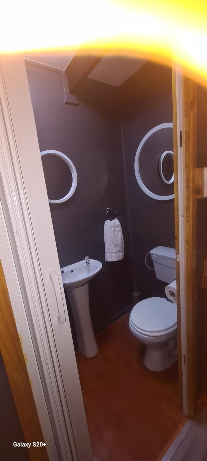 Toilet, Bathroom