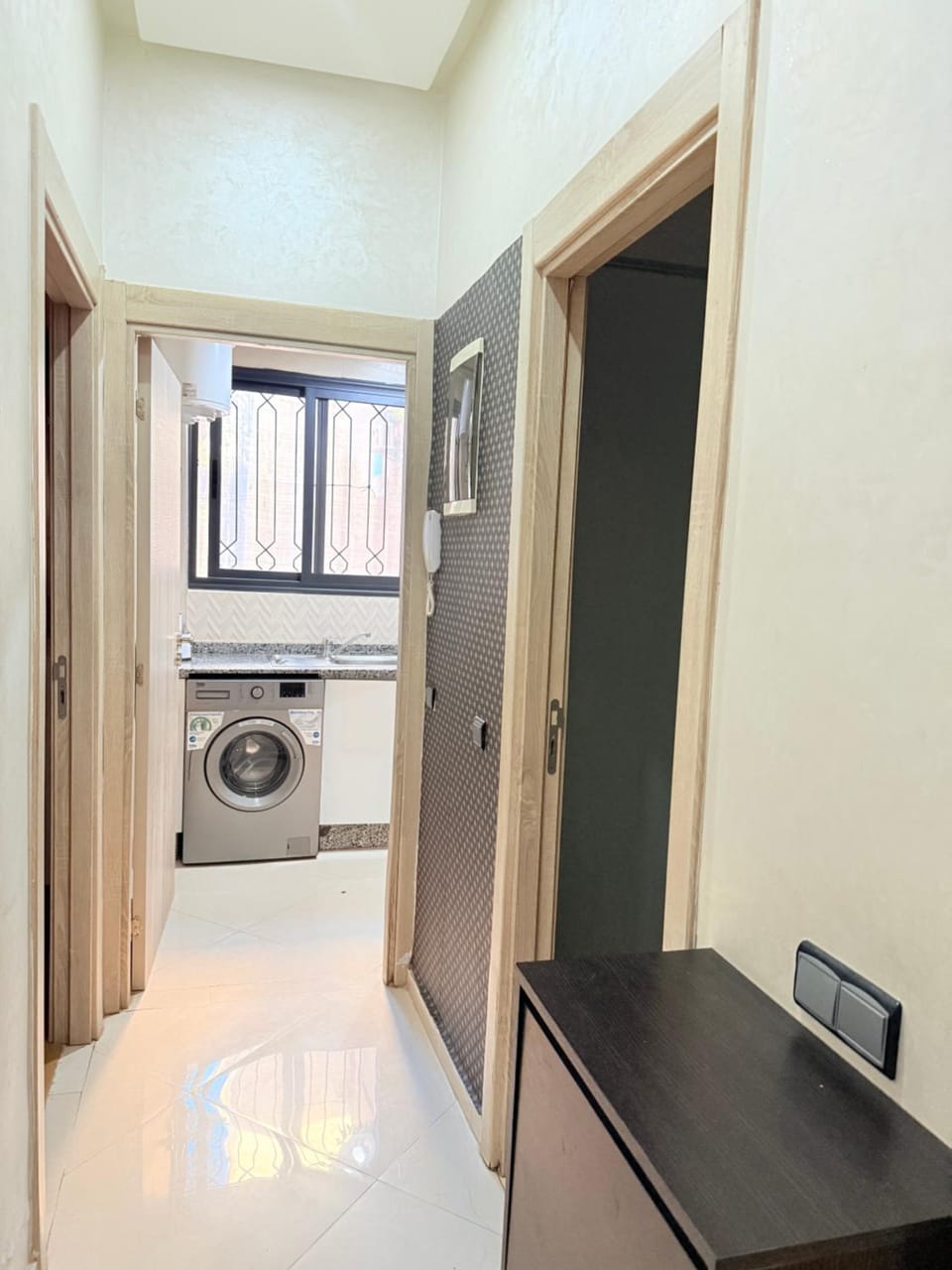 Kitchen or kitchenette, washing machine