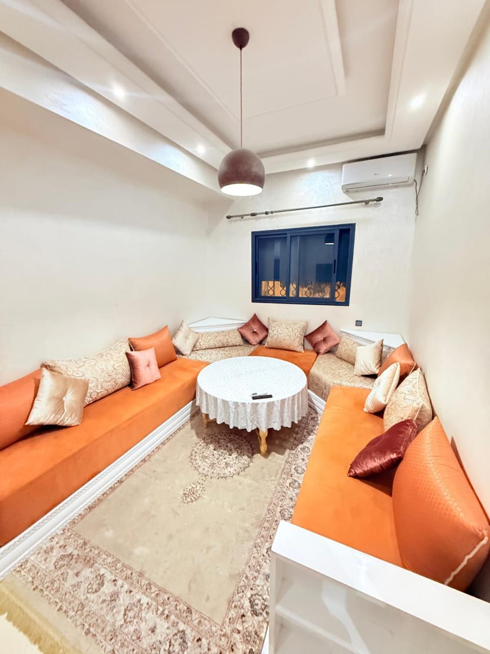 TV and multimedia, Living room, air conditioner