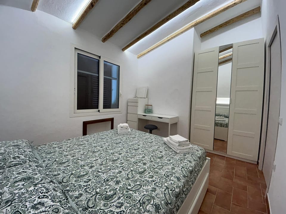 Bed, Bedroom, wardrobe
