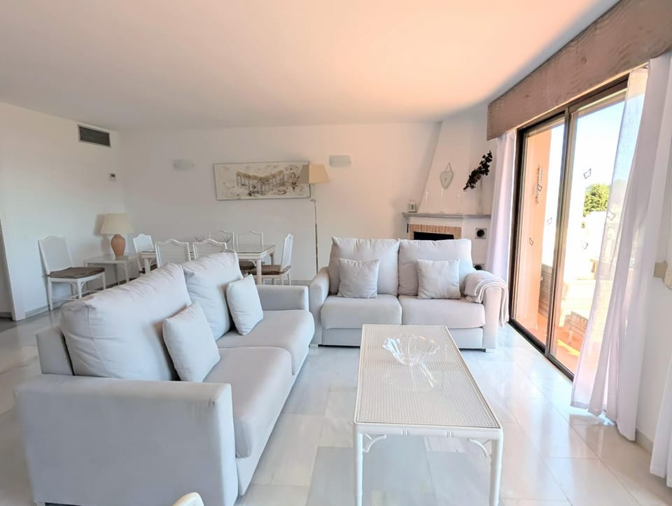 Seaviews & pool in center of Mijas Pueblo Apartment in Mijas