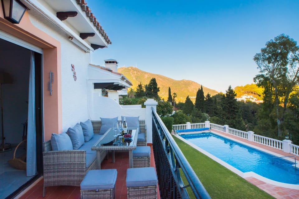 Seaviews & pool in center of Mijas Pueblo Apartment in Mijas