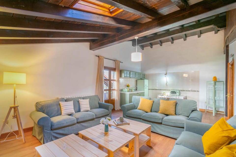 Communal lounge/ TV room, Kitchen or kitchenette, Living room