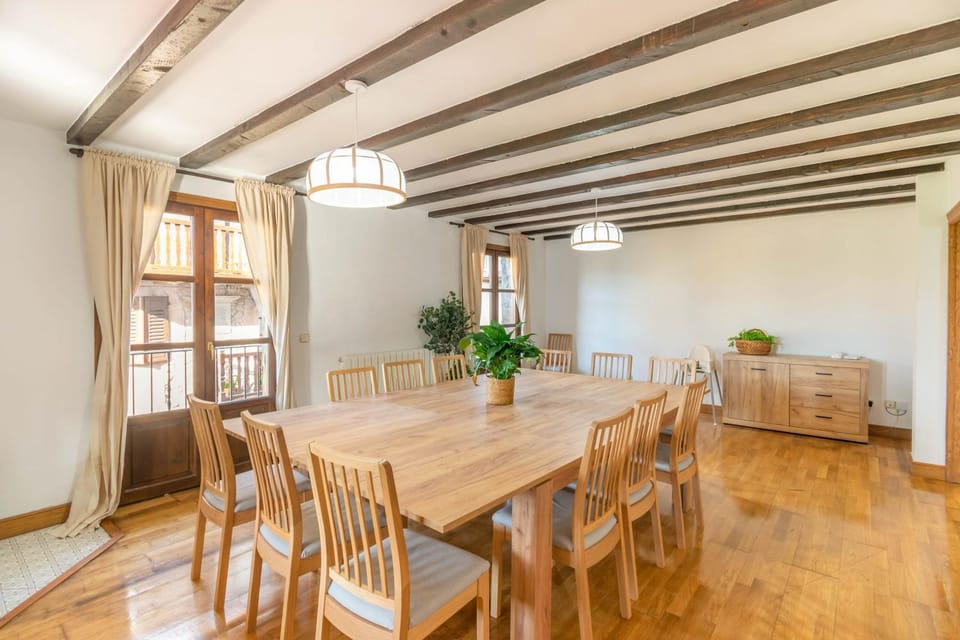 Communal lounge/ TV room, Dining area