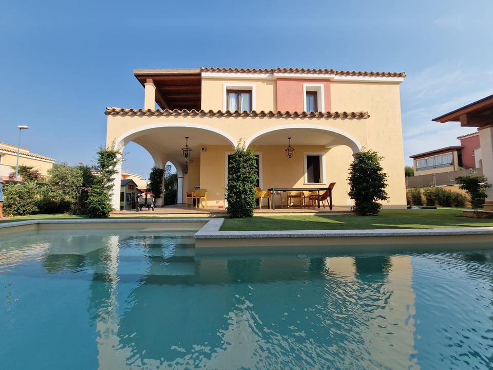 Property building, Swimming pool
