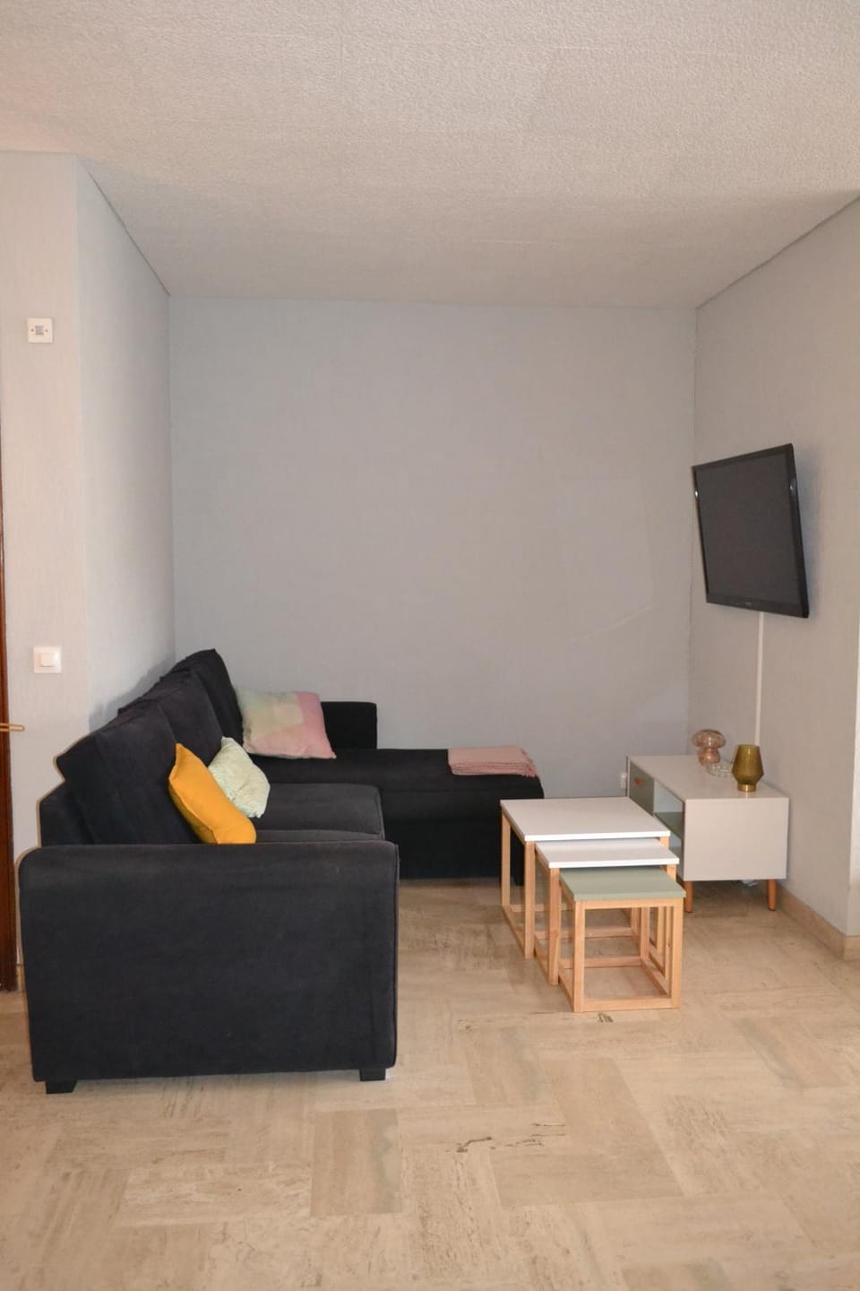 TV and multimedia, Living room, Seating area