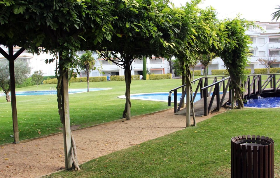 Garden, Swimming pool, Swimming pool