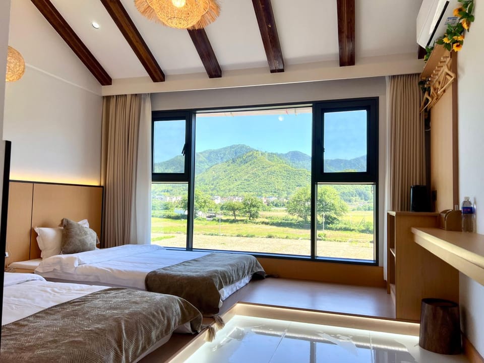 Bed, Natural landscape, Photo of the whole room, Bedroom, Mountain view, River view
