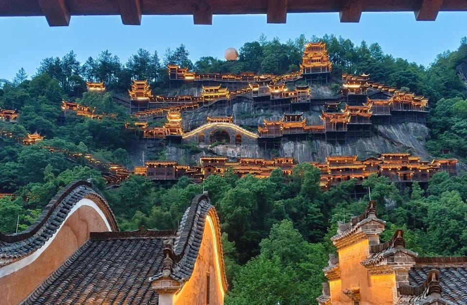 Nearby landmark, Natural landscape, Mountain view