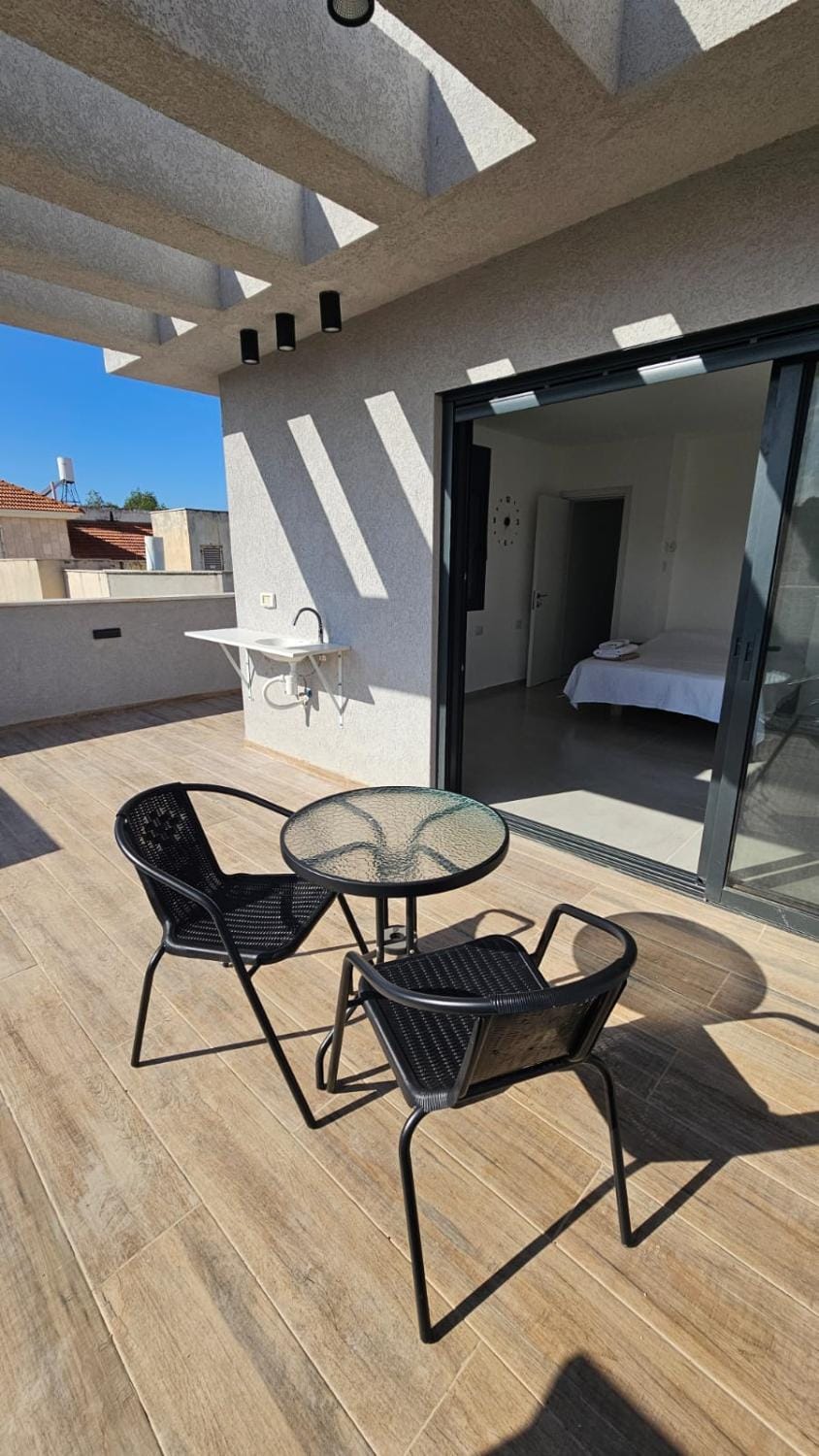 B&B Amit 15 minutes from the airport - אירוח כפרי עמית 15 דקות משדה תעופה Apartment in Center District