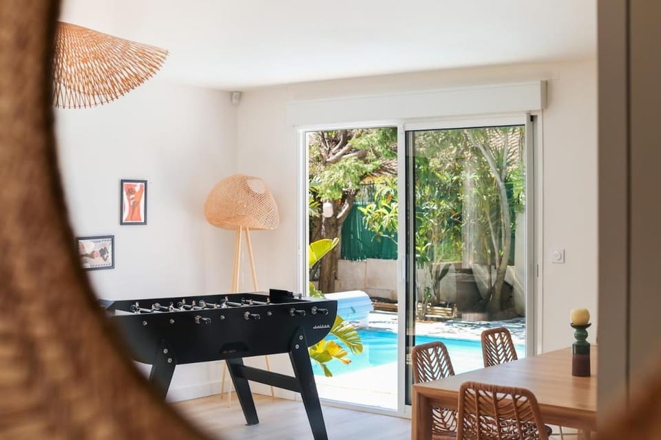 Villa Moderne avec Piscine Privée Bed and Breakfast in Hyères