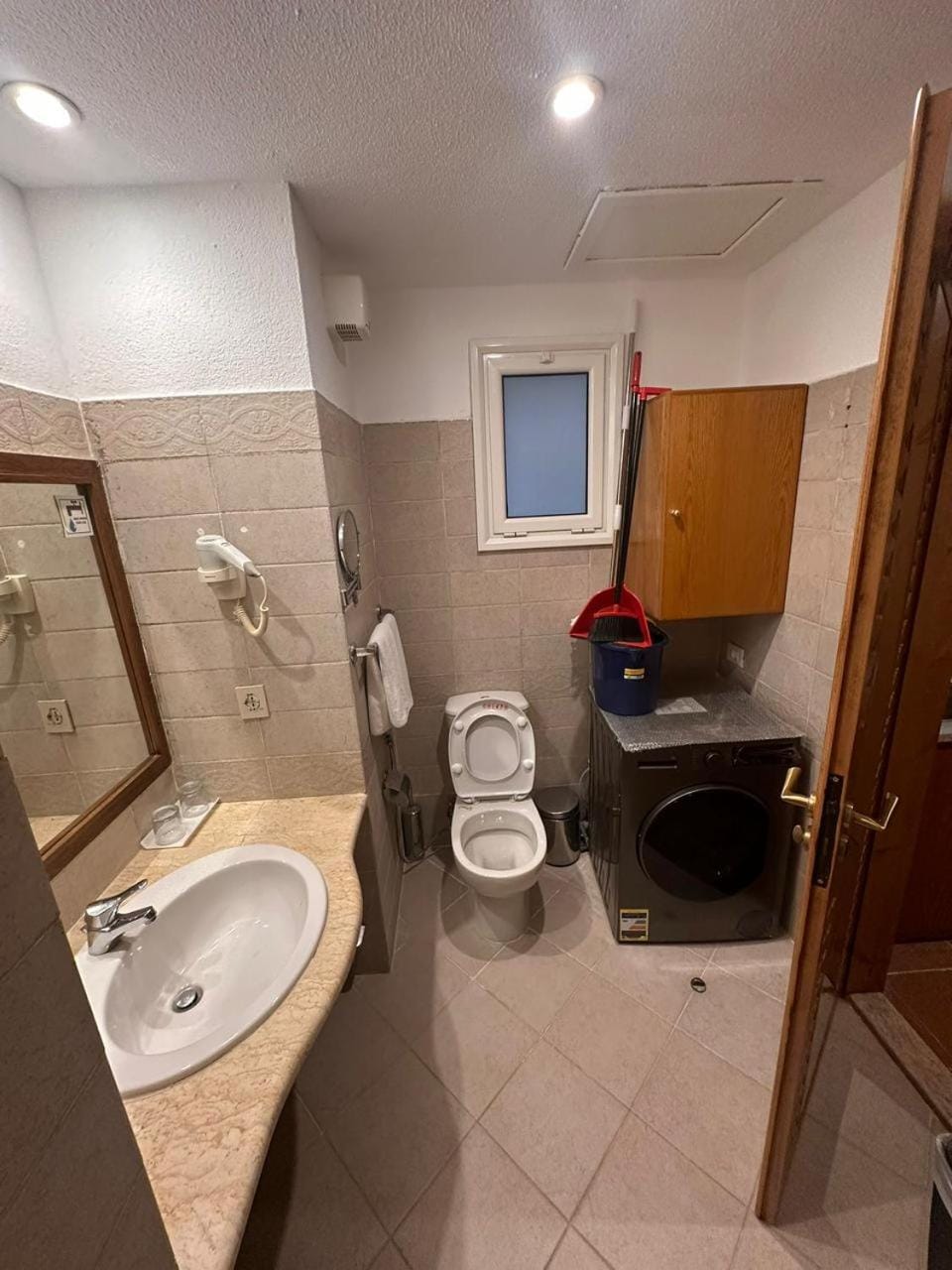 Toilet, Bathroom