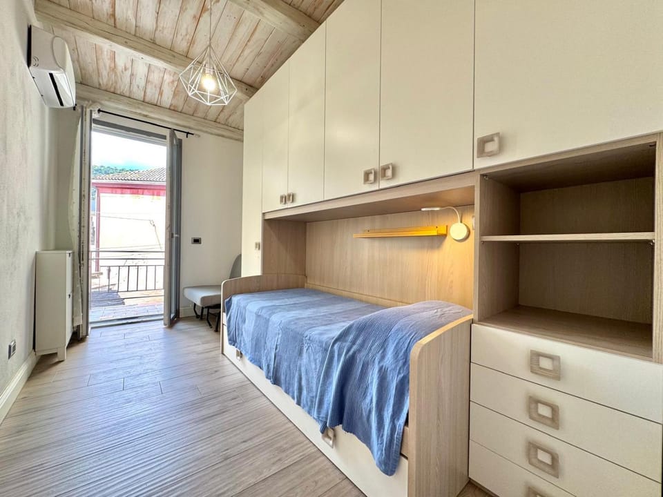 Bed, Photo of the whole room, Bedroom, wardrobe, air conditioner