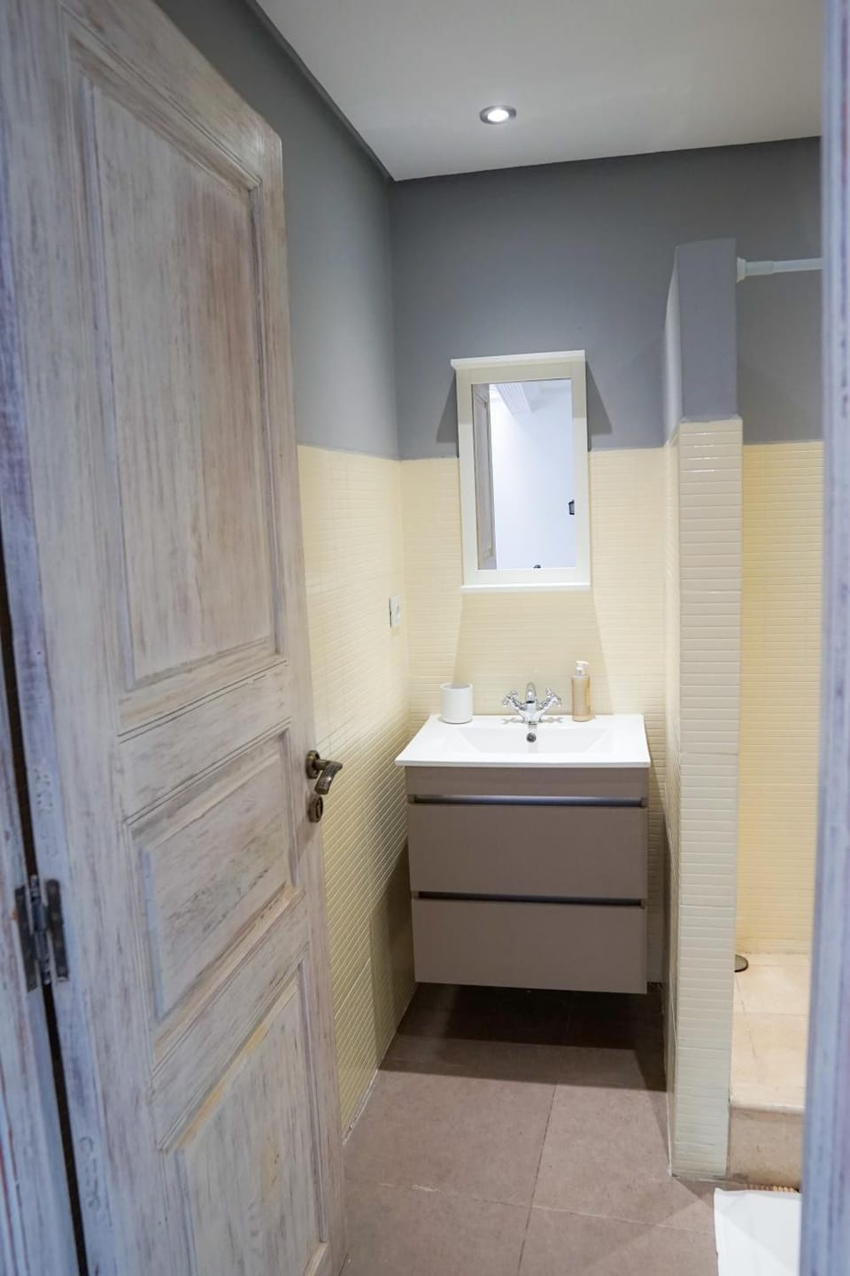 Shower, Bedroom