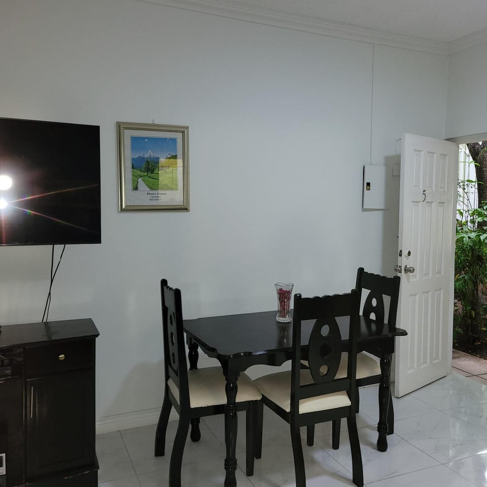 The Breamar Suite classic Apartment in Kingston