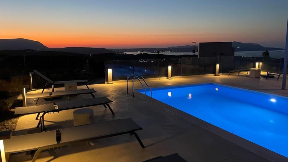 Garden, Mountain view, Pool view, Swimming pool, Swimming pool, Sunset