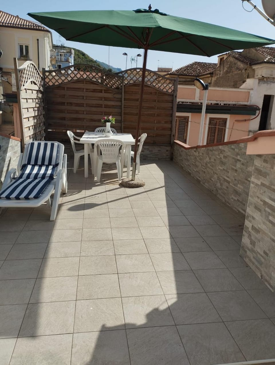 Balcony/Terrace, sunbed