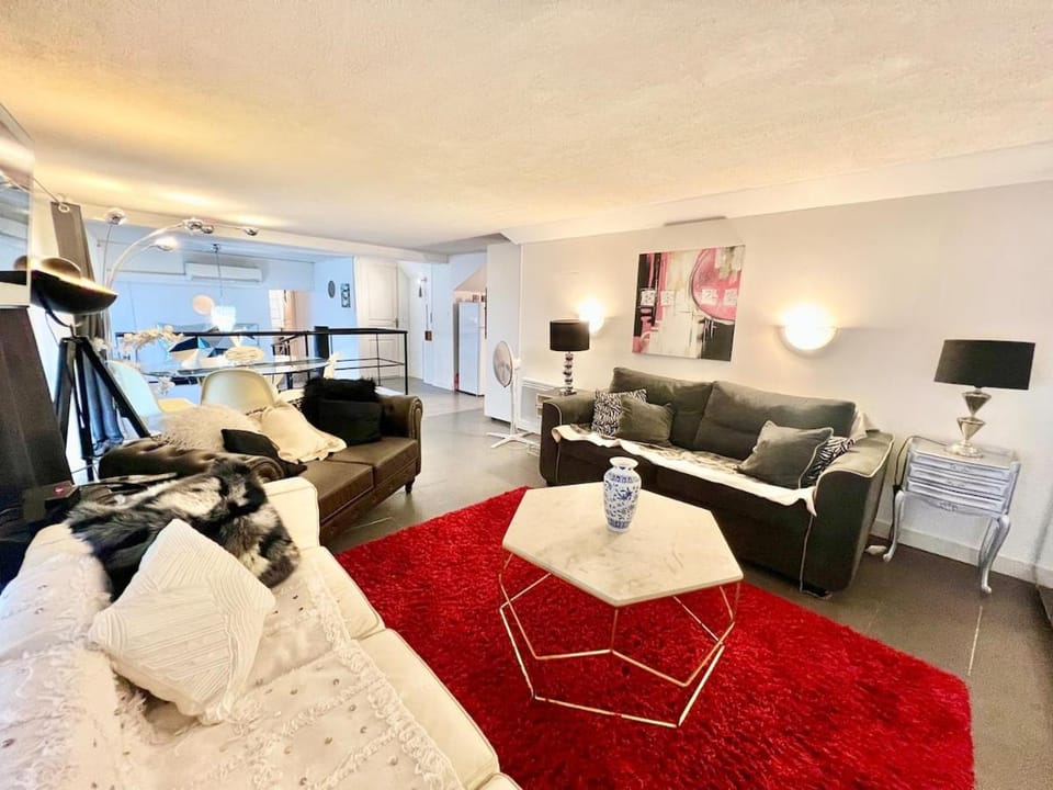GRAND DUPLEX - Chic & Confort - VIEUX-PORT 2min à pied - CLIMATISATION - WIFI Gratuit Apartment in La Rochelle