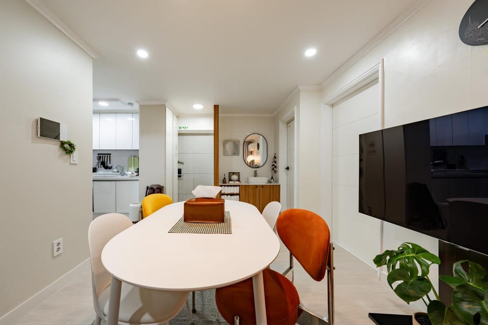 TV and multimedia, Kitchen or kitchenette, Dining area