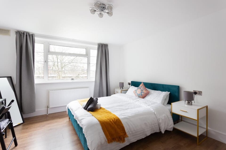 Spacious 3BR In Ealing Apartment in London Borough of Ealing