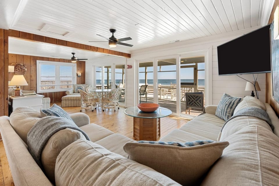 Laughin Place home by Peace Vacations House in Pawleys Island