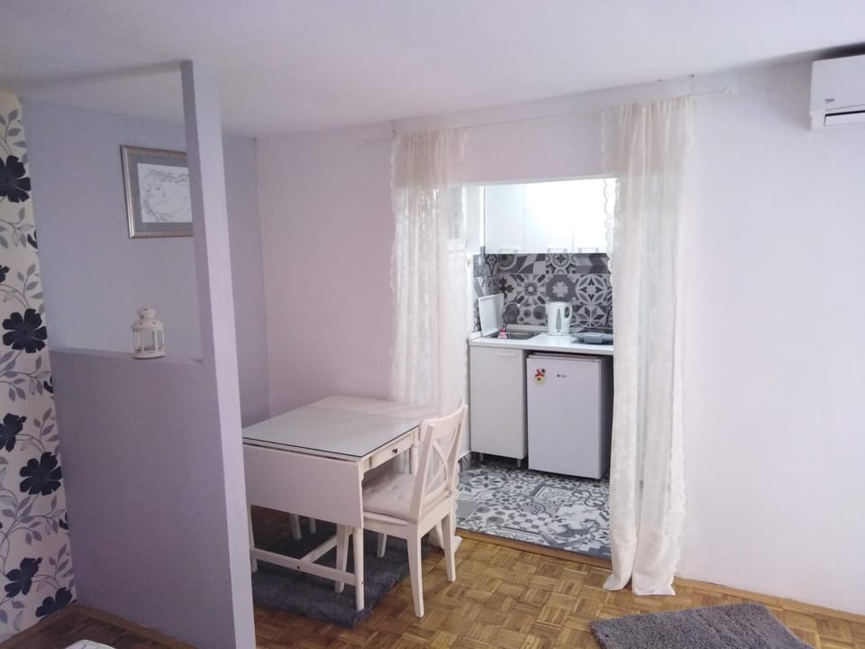 Zora Apartment in Belgrade