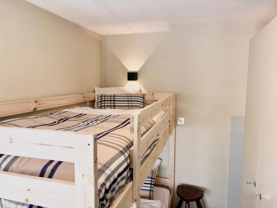 Bed, Photo of the whole room, Bedroom, bunk bed