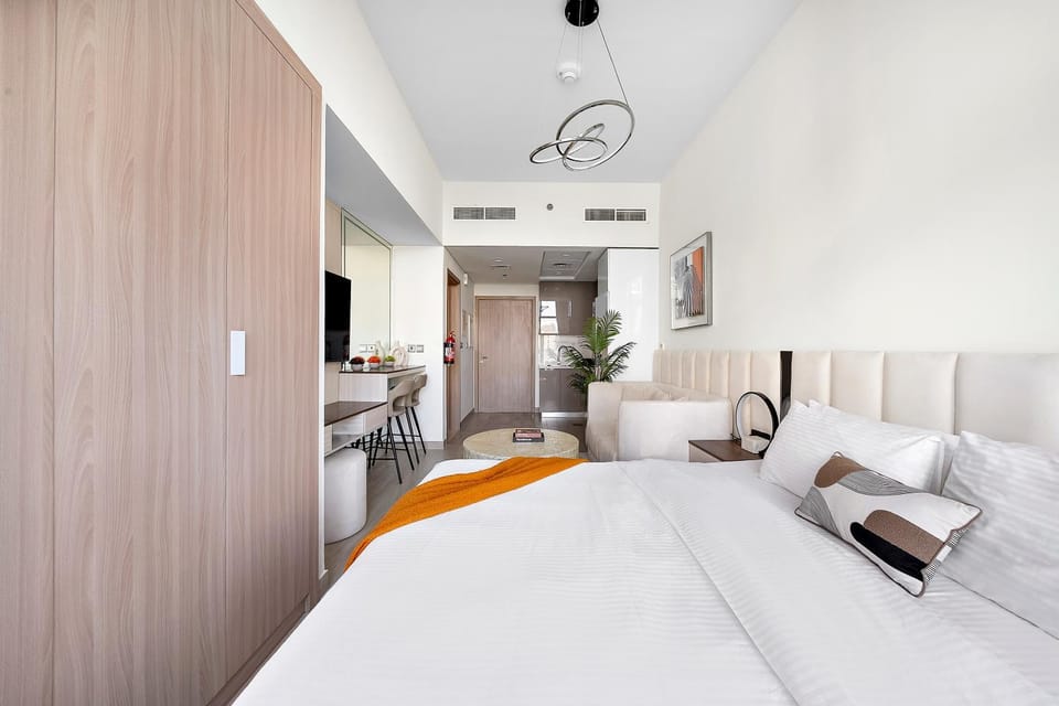 Bed, Kitchen or kitchenette, Photo of the whole room, Bedroom, minibar, oven, wardrobe